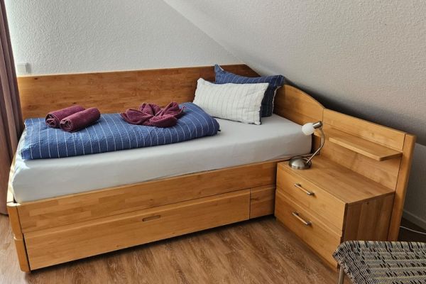 haus-1-schlafzimmer-dgF86A96D2-BB60-2AD2-F7F1-0FC56CF21D04.jpg